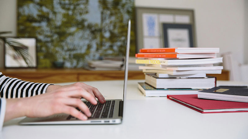 چه بیمه‌هایی برای تمدید اقامت دانشجویی پذیرفته می‌شوند؟