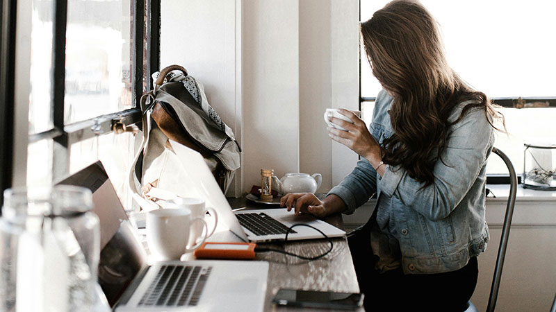 آیا امکان تمدید اقامت بدون مراجعه حضوری وجود دارد؟